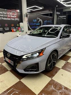 نيسان ألتيما